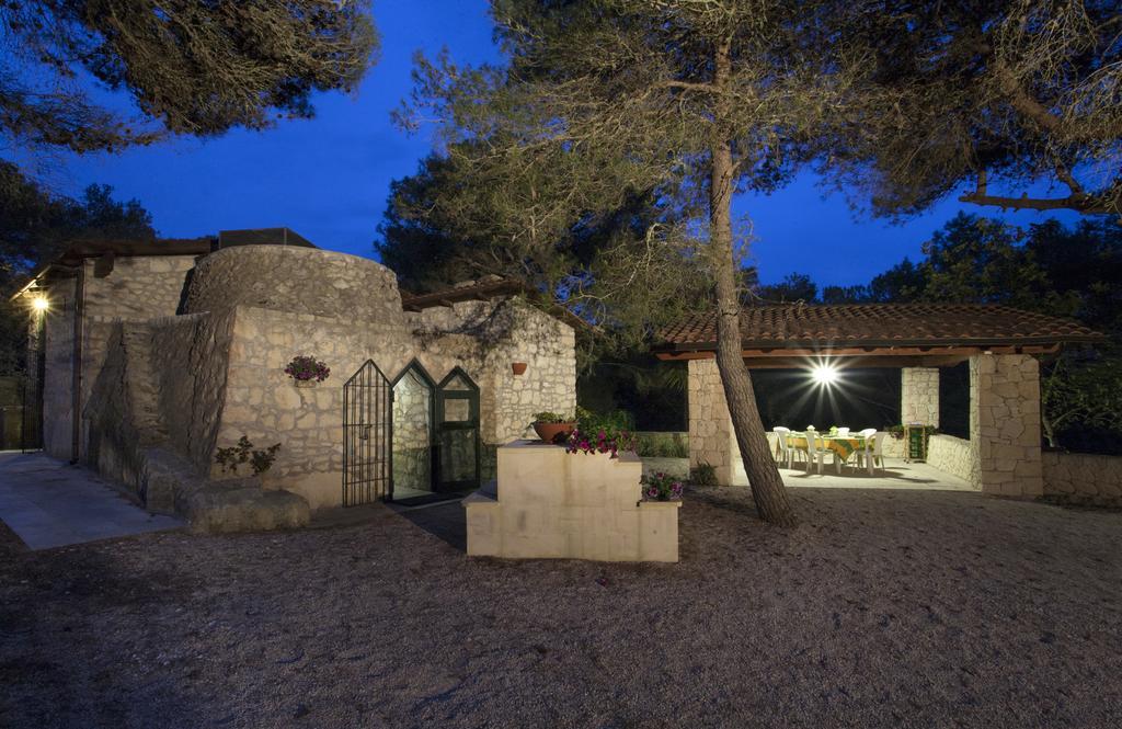 ナルド Trullo In The Woodヴィラ エクステリア 写真